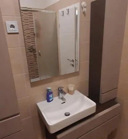 Rajski Dvor 1 Apartment Bol