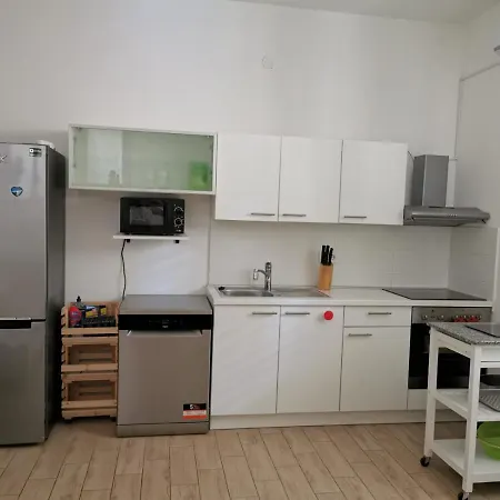 Rajski Dvor 1 Apartmán *