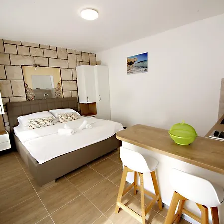 Rajski Dvor 1 Apartmán Bol