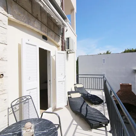 דירה Rajski Dvor 1 בול