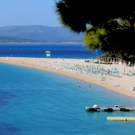 Rajski Dvor 1 בול